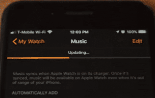 Warten Sie, bis die Wiedergabeliste auf der Apple Watch geladen ist